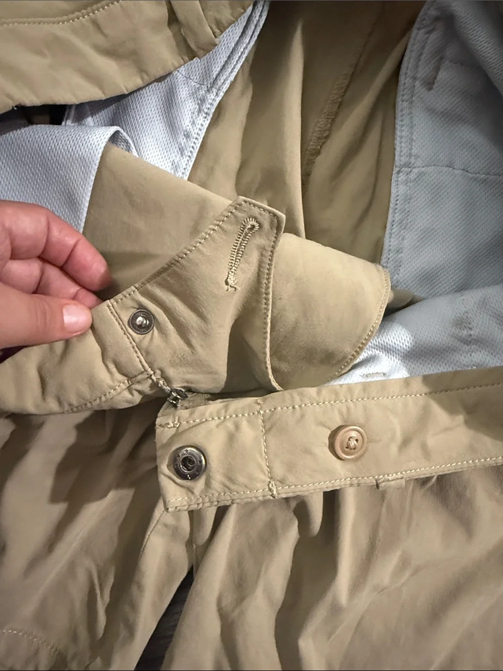 J. Crew Men’s Flat-Front Shorts in Light Khaki Sz 36